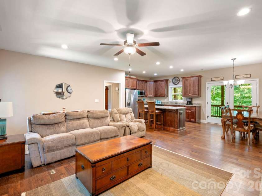 72 Summer Shade Court, Hendersonville, NC 28792.  MLS# CAR4413239, YatesRealty ID 44810. 