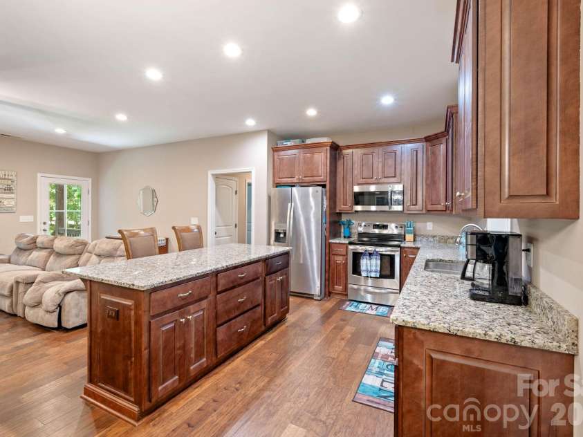 72 Summer Shade Court, Hendersonville, NC 28792.  MLS# CAR4413239, YatesRealty ID 44810. 