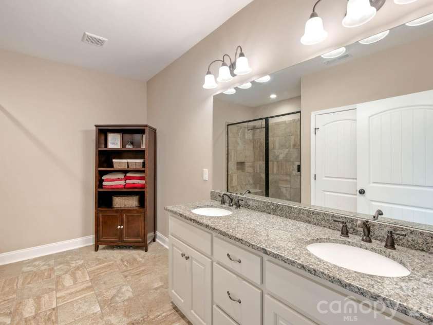 72 Summer Shade Court, Hendersonville, NC 28792.  MLS# CAR4413239, YatesRealty ID 44810. 