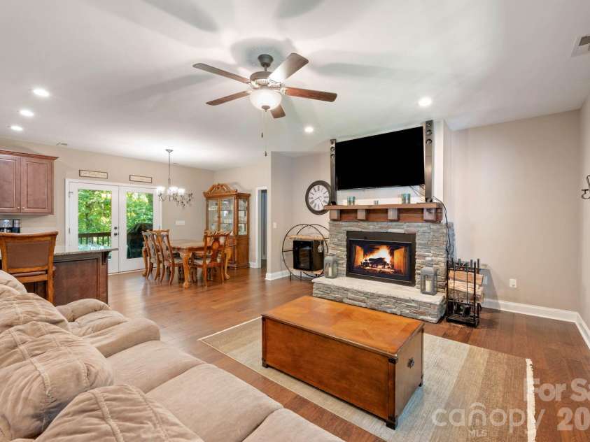 72 Summer Shade Court, Hendersonville, NC 28792.  MLS# CAR4413239, YatesRealty ID 44810. Open-Concept Living, Dining and Kitchen Area