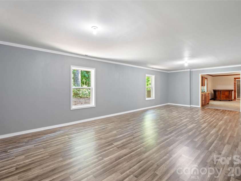 72 Summer Shade Court, Hendersonville, NC 28792.  MLS# CAR4413239, YatesRealty ID 44810. Spacious Lower Level  FLex Space