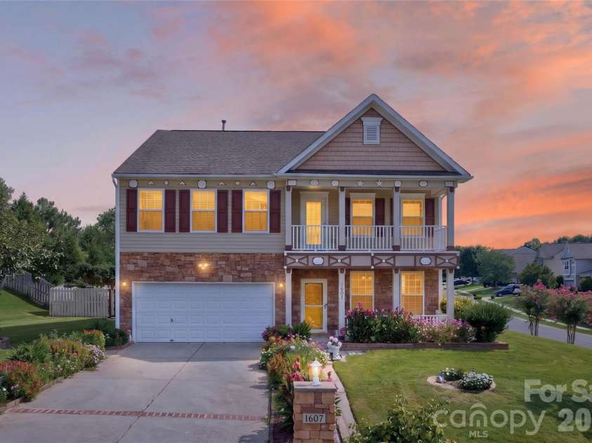 1607 Hoosac Drive, Waxhaw, NC 28173.  MLS# CAR4415250, YatesRealty ID 44812. 