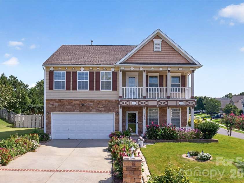 1607 Hoosac Drive, Waxhaw, NC 28173.  MLS# CAR4415250, YatesRealty ID 44812. 