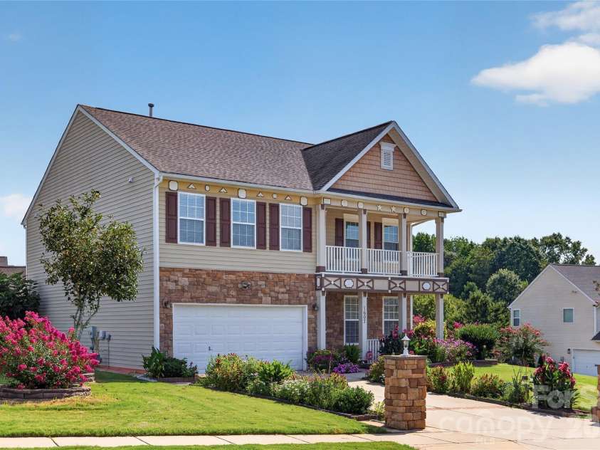 1607 Hoosac Drive, Waxhaw, NC 28173.  MLS# CAR4415250, YatesRealty ID 44812. 