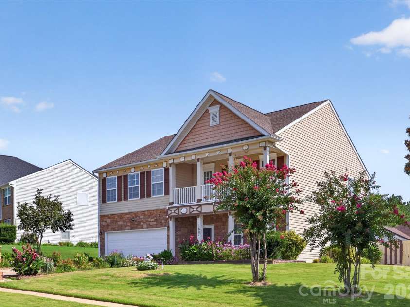 1607 Hoosac Drive, Waxhaw, NC 28173.  MLS# CAR4415250, YatesRealty ID 44812. 