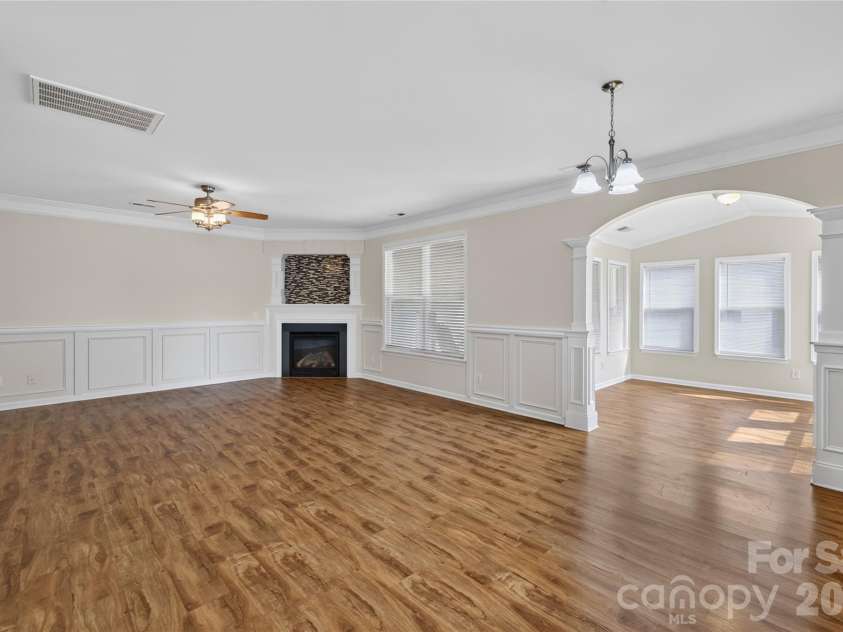 1607 Hoosac Drive, Waxhaw, NC 28173.  MLS# CAR4415250, YatesRealty ID 44812. 