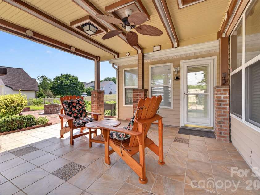 1607 Hoosac Drive, Waxhaw, NC 28173.  MLS# CAR4415250, YatesRealty ID 44812. 