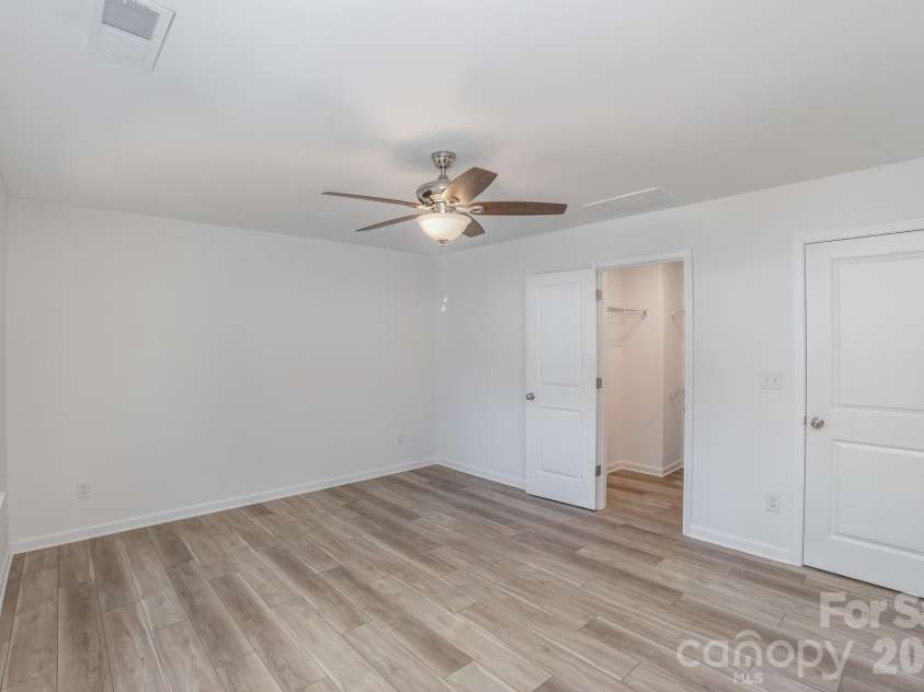 2021 Bishop Madison Lane, Charlotte, NC 28216.  MLS# CAR4415258, YatesRealty ID 44814. 