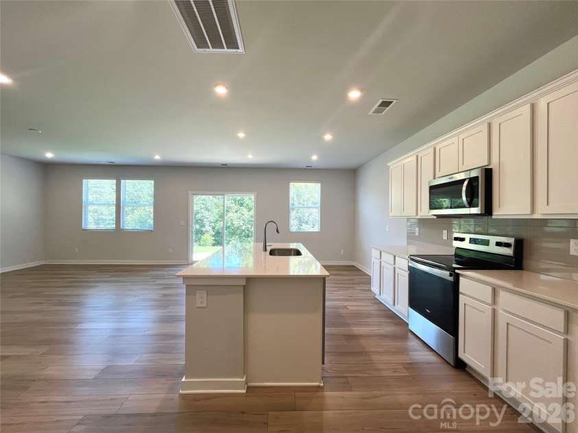 307 Bezelle Avenue, York, SC 29745.  MLS# CAR4415235, YatesRealty ID 44815. 