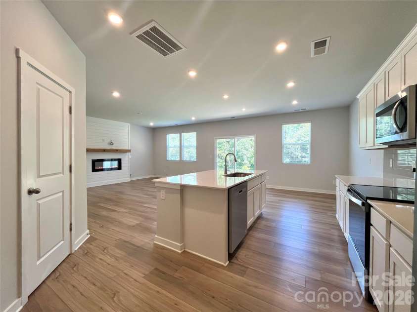 307 Bezelle Avenue, York, SC 29745.  MLS# CAR4415235, YatesRealty ID 44815. 