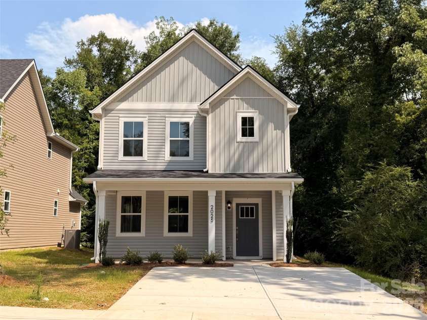 2025 Bishop Madison Lane, Charlotte, NC 28216.  MLS# CAR4415261, YatesRealty ID 44816. 