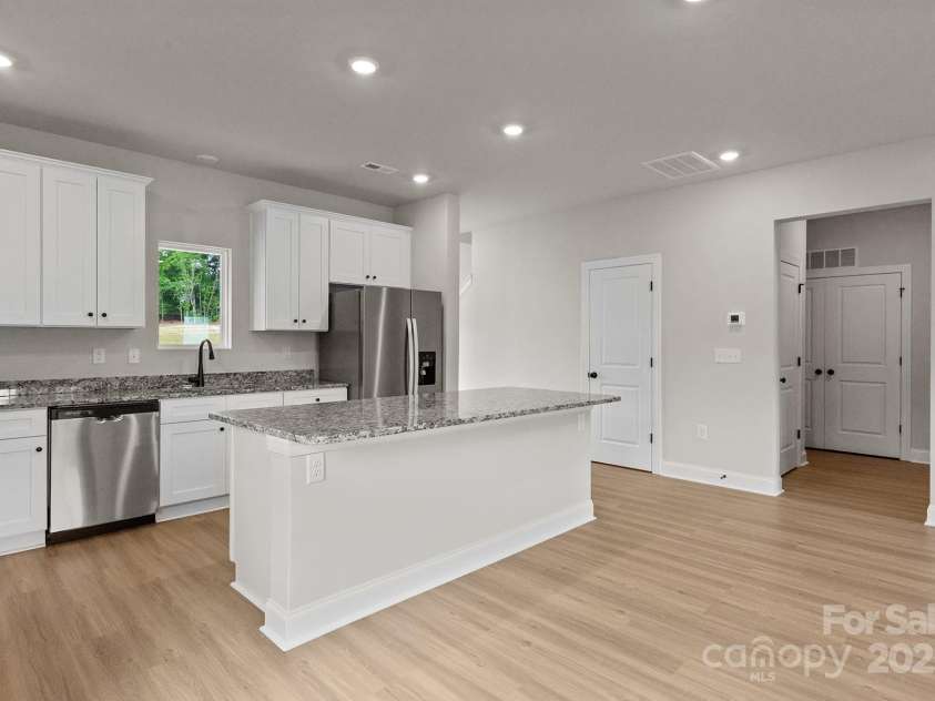 4009 Bolo Drive, Charlotte, NC 28215.  MLS# CAR4311622, YatesRealty ID 44817. 