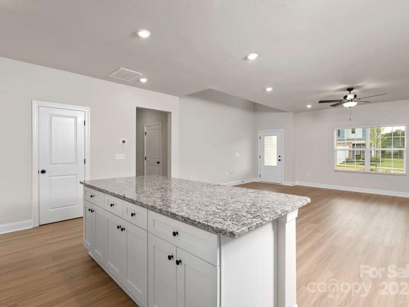 4009 Bolo Drive, Charlotte, NC 28215.  MLS# CAR4311622, YatesRealty ID 44817. 