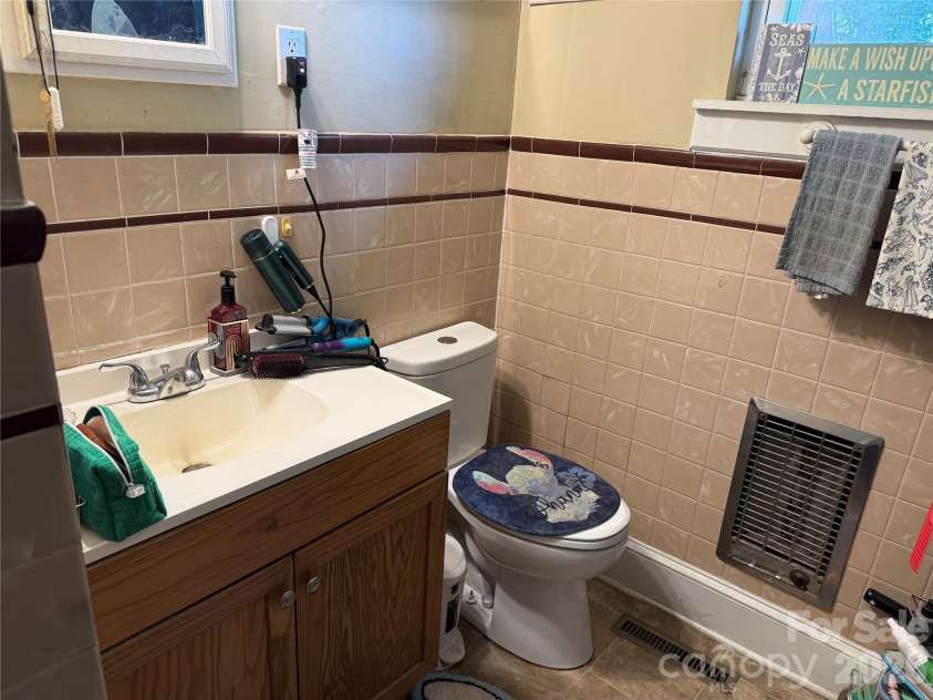 2175 Triplett Road, Mt Ulla, NC 28125.  MLS# CAR4415272, YatesRealty ID 44818. Full Bath