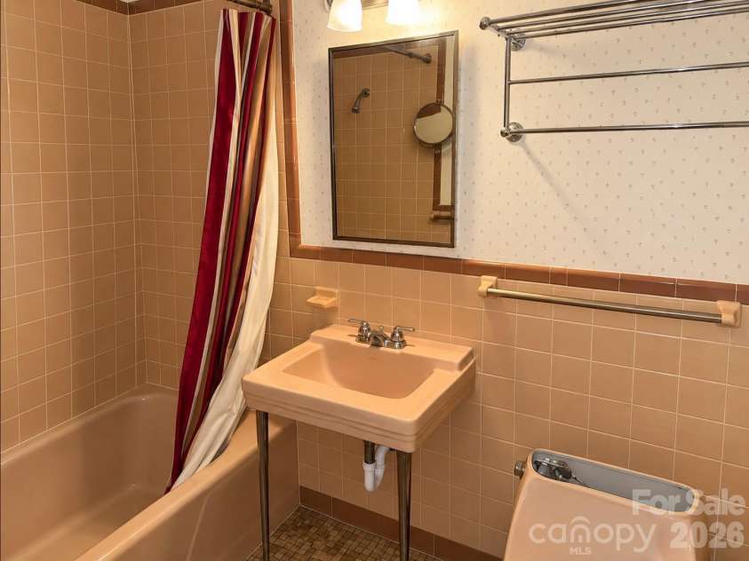 103 Brookwood Drive, Tryon, NC 28782.  MLS# CAR4415277, YatesRealty ID 44819. 