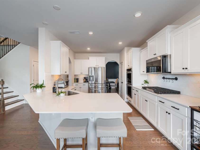 1051 Lookout Shoals Drive, Fort Mill, SC 29715.  MLS# CAR4222088, YatesRealty ID 4482. Large island perfect for bar stools