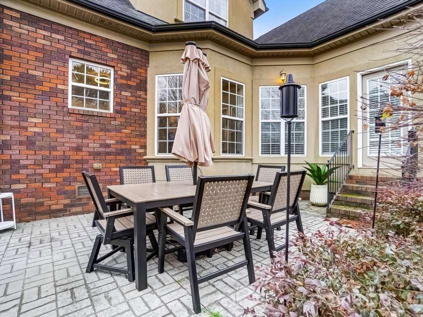 5507 Two Iron Drive, Matthews, NC 28104.  MLS# CAR4415000, YatesRealty ID 44821. 