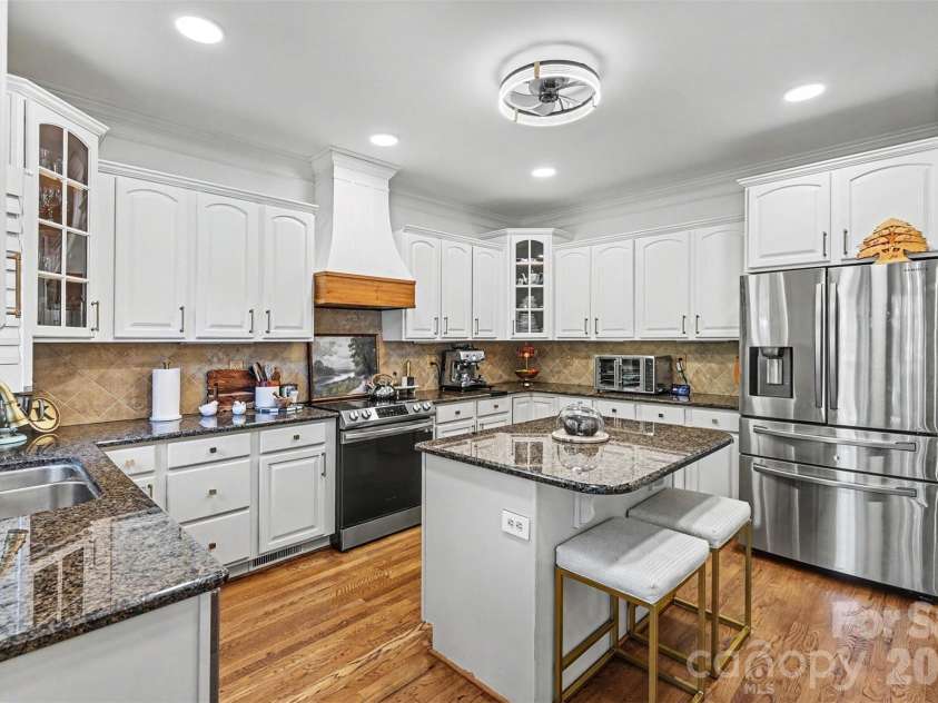 5507 Two Iron Drive, Matthews, NC 28104.  MLS# CAR4415000, YatesRealty ID 44821. 