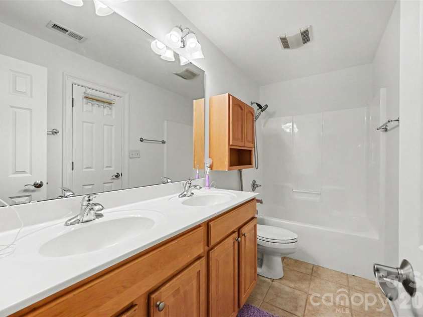 5507 Two Iron Drive, Matthews, NC 28104.  MLS# CAR4415000, YatesRealty ID 44821. 
