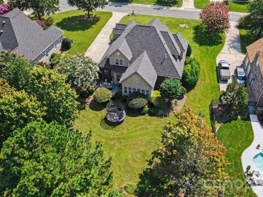 5507 Two Iron Drive, Matthews, NC 28104.  MLS# CAR4415000, YatesRealty ID 44821. 