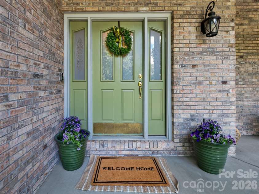 105 Galloway Drive, Asheville, NC 28803.  MLS# CAR4413973, YatesRealty ID 44825. 