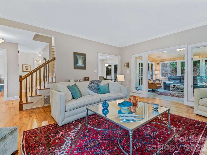 105 Galloway Drive, Asheville, NC 28803.  MLS# CAR4413973, YatesRealty ID 44825. 