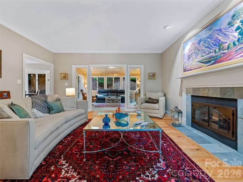 105 Galloway Drive, Asheville, NC 28803.  MLS# CAR4413973, YatesRealty ID 44825. 