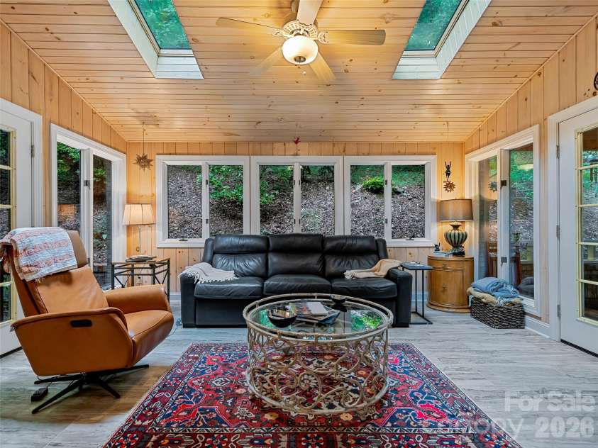 105 Galloway Drive, Asheville, NC 28803.  MLS# CAR4413973, YatesRealty ID 44825. 