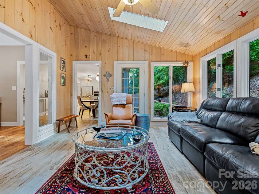 105 Galloway Drive, Asheville, NC 28803.  MLS# CAR4413973, YatesRealty ID 44825. 