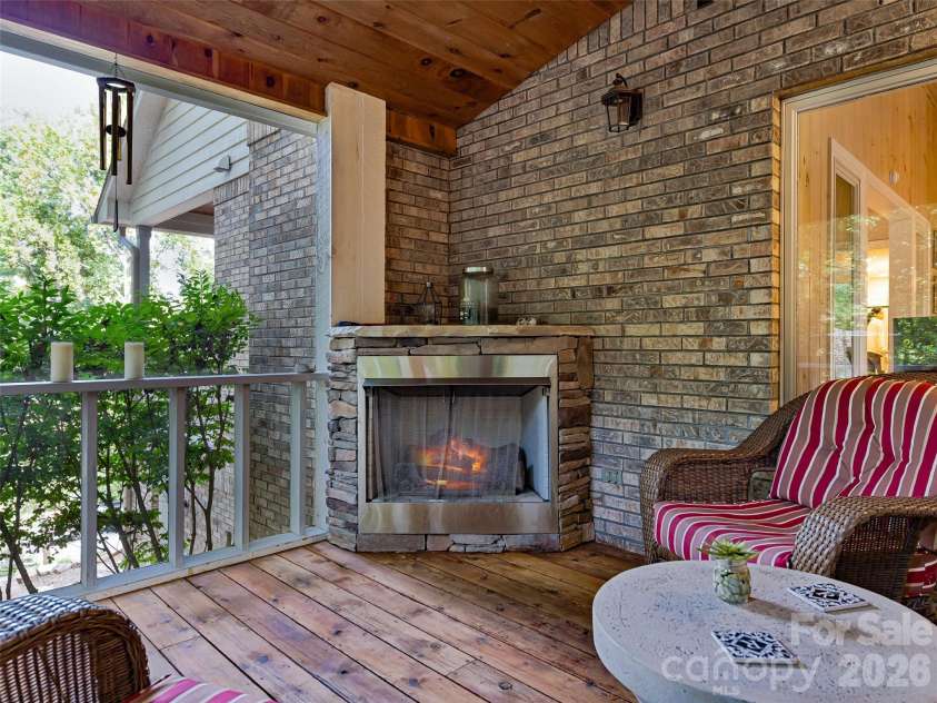 105 Galloway Drive, Asheville, NC 28803.  MLS# CAR4413973, YatesRealty ID 44825. 