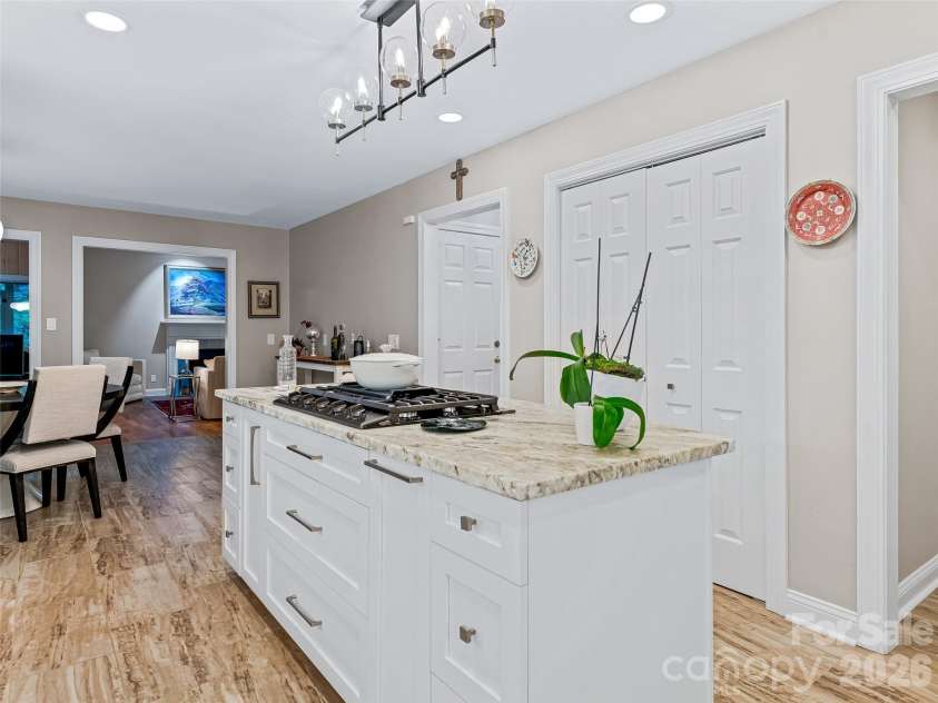 105 Galloway Drive, Asheville, NC 28803.  MLS# CAR4413973, YatesRealty ID 44825. 