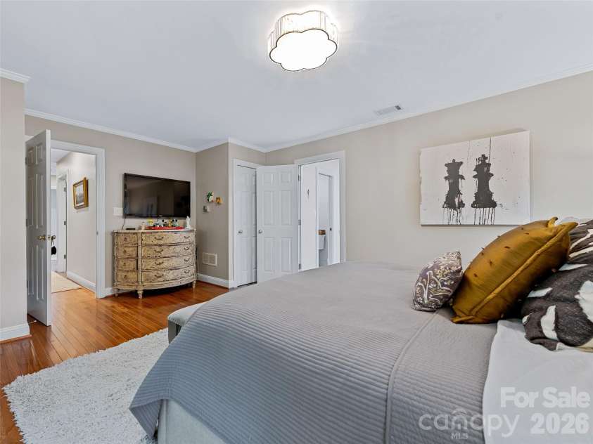 105 Galloway Drive, Asheville, NC 28803.  MLS# CAR4413973, YatesRealty ID 44825. 