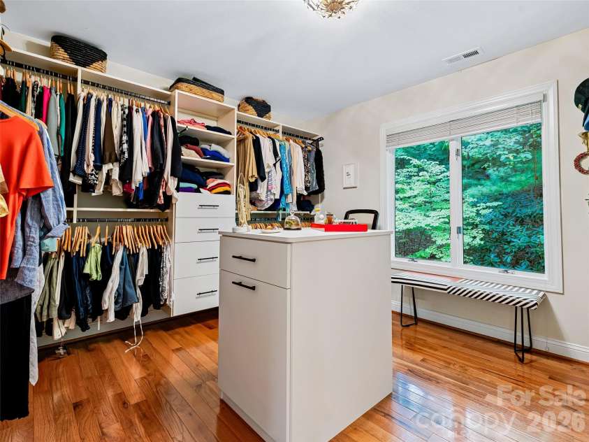105 Galloway Drive, Asheville, NC 28803.  MLS# CAR4413973, YatesRealty ID 44825. 