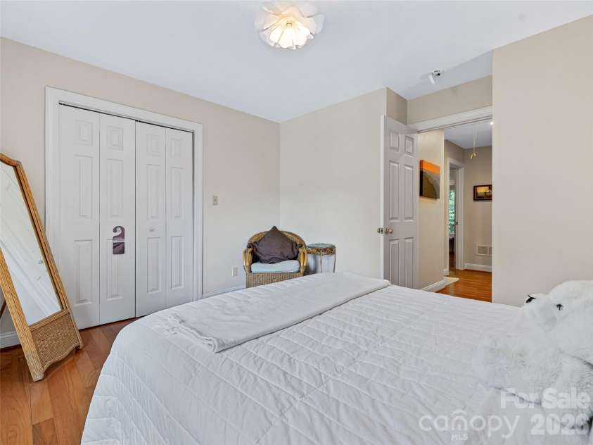 105 Galloway Drive, Asheville, NC 28803.  MLS# CAR4413973, YatesRealty ID 44825. 