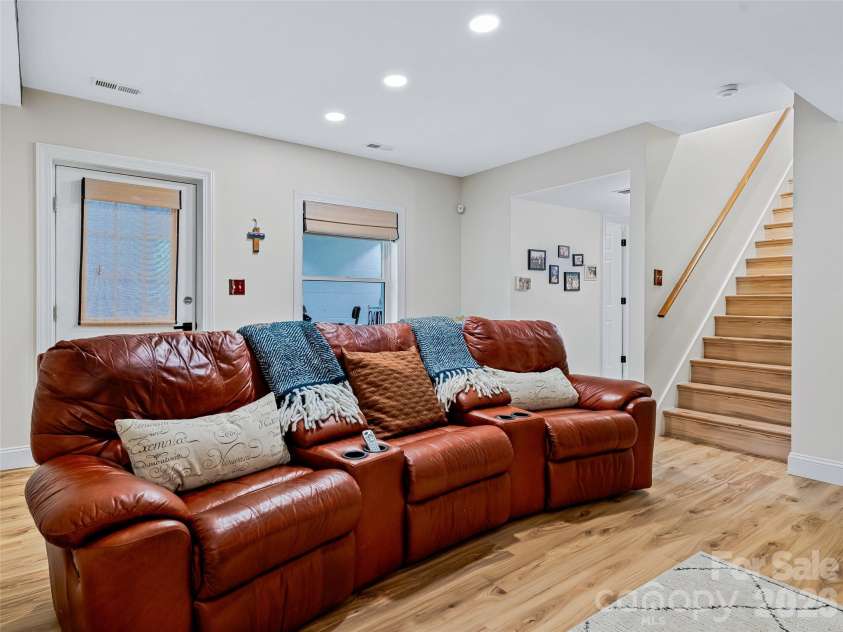 105 Galloway Drive, Asheville, NC 28803.  MLS# CAR4413973, YatesRealty ID 44825. 