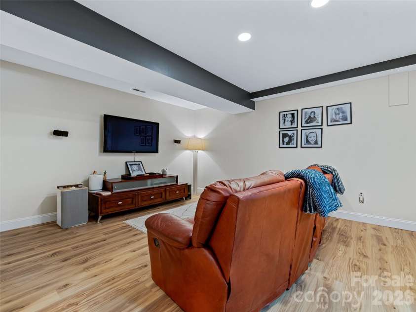 105 Galloway Drive, Asheville, NC 28803.  MLS# CAR4413973, YatesRealty ID 44825. 