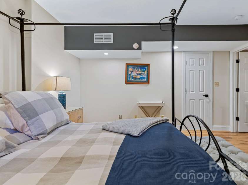 105 Galloway Drive, Asheville, NC 28803.  MLS# CAR4413973, YatesRealty ID 44825. 