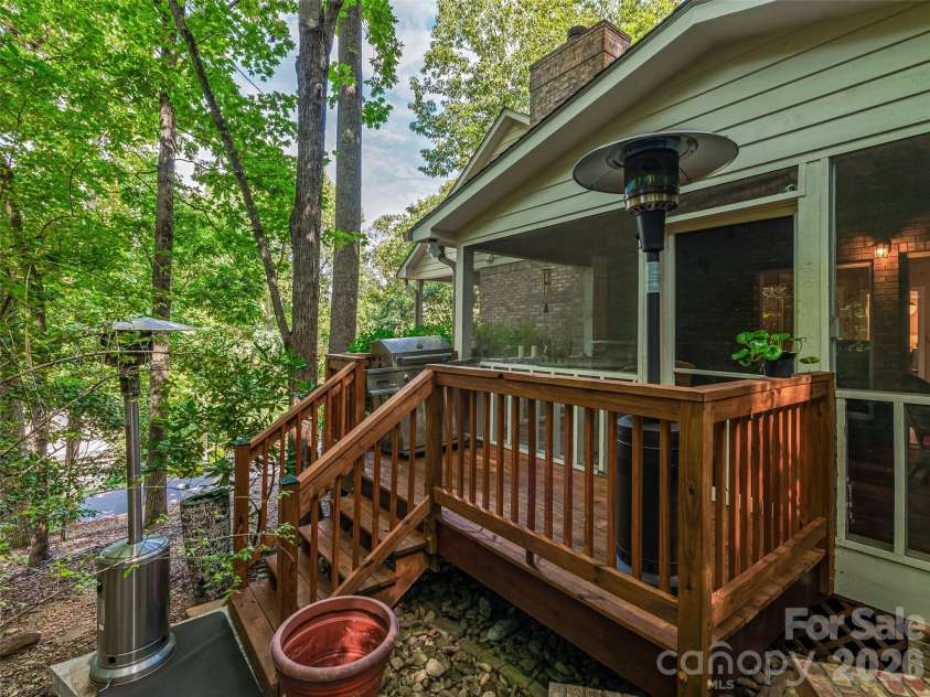 105 Galloway Drive, Asheville, NC 28803.  MLS# CAR4413973, YatesRealty ID 44825. 