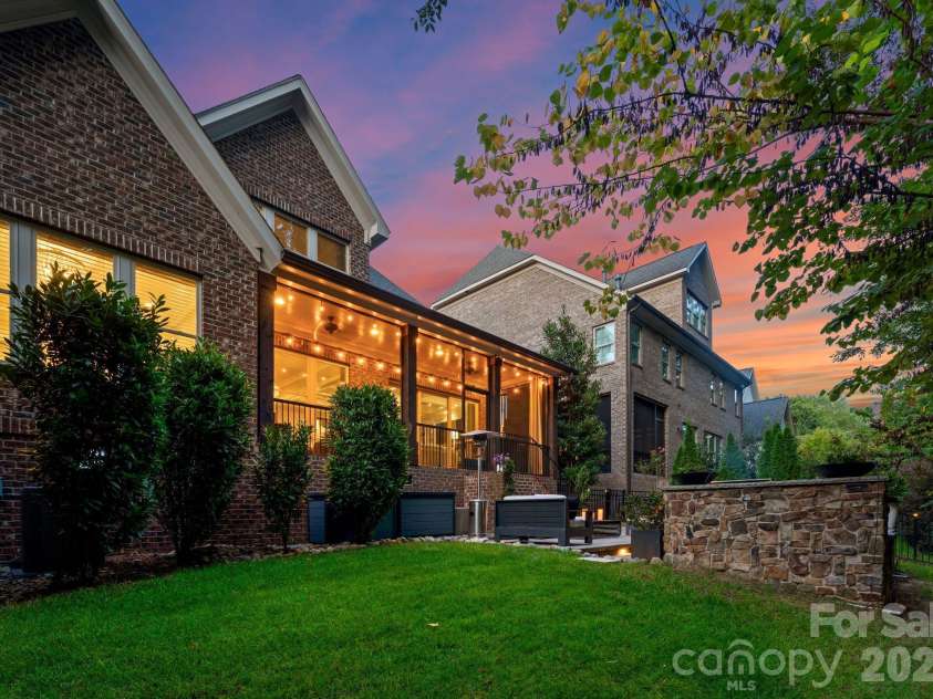4611 Harper Court, Charlotte, NC 28210.  MLS# CAR4413590, YatesRealty ID 44828. Backyard.