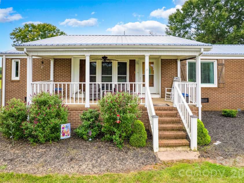 433 Mock Mill Road, Statesville, NC 28677.  MLS# CAR4413979, YatesRealty ID 44829. 