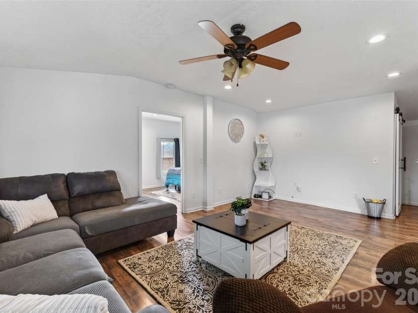 433 Mock Mill Road, Statesville, NC 28677.  MLS# CAR4413979, YatesRealty ID 44829. 