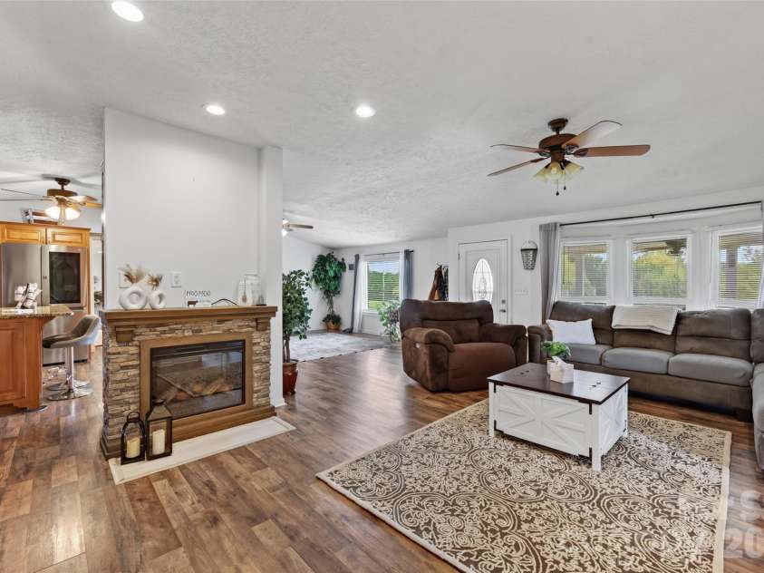 433 Mock Mill Road, Statesville, NC 28677.  MLS# CAR4413979, YatesRealty ID 44829. 