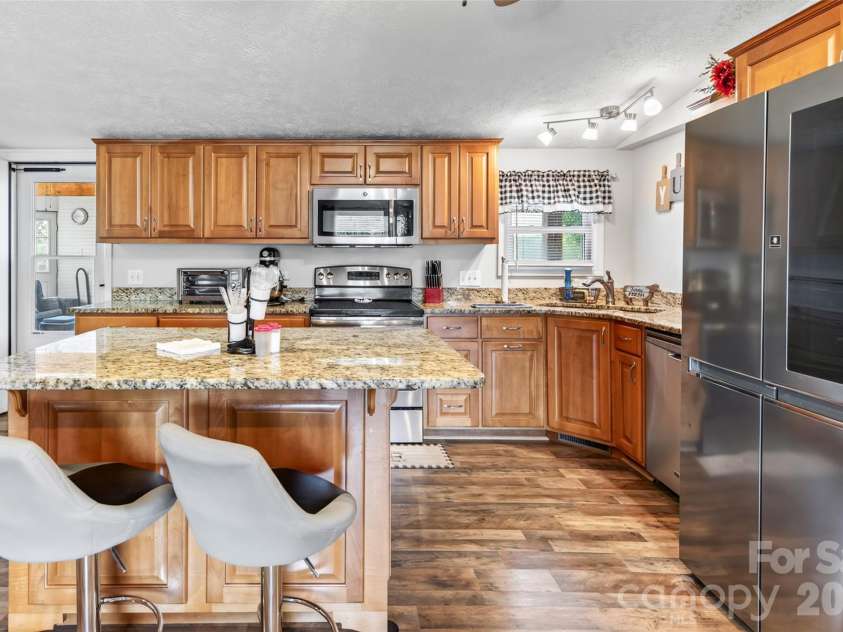 433 Mock Mill Road, Statesville, NC 28677.  MLS# CAR4413979, YatesRealty ID 44829. 