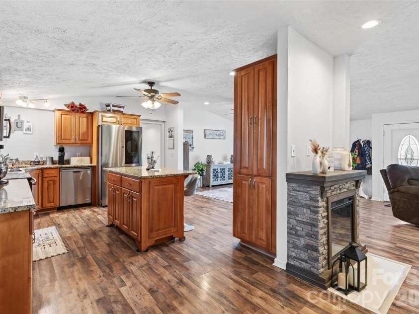 433 Mock Mill Road, Statesville, NC 28677.  MLS# CAR4413979, YatesRealty ID 44829. 