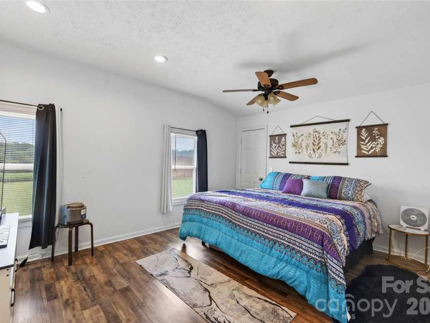 433 Mock Mill Road, Statesville, NC 28677.  MLS# CAR4413979, YatesRealty ID 44829. 
