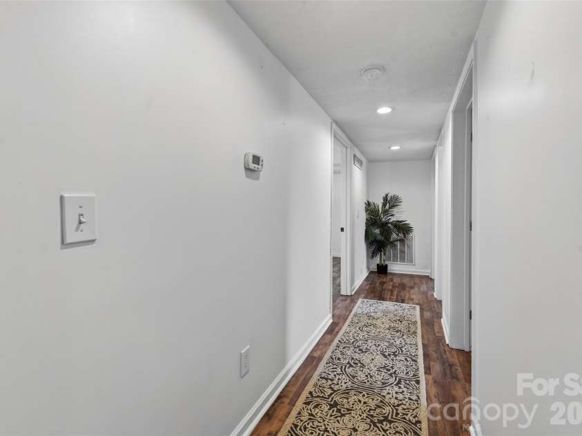 433 Mock Mill Road, Statesville, NC 28677.  MLS# CAR4413979, YatesRealty ID 44829. 