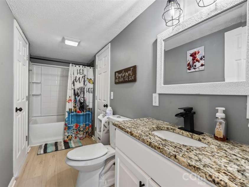433 Mock Mill Road, Statesville, NC 28677.  MLS# CAR4413979, YatesRealty ID 44829. 