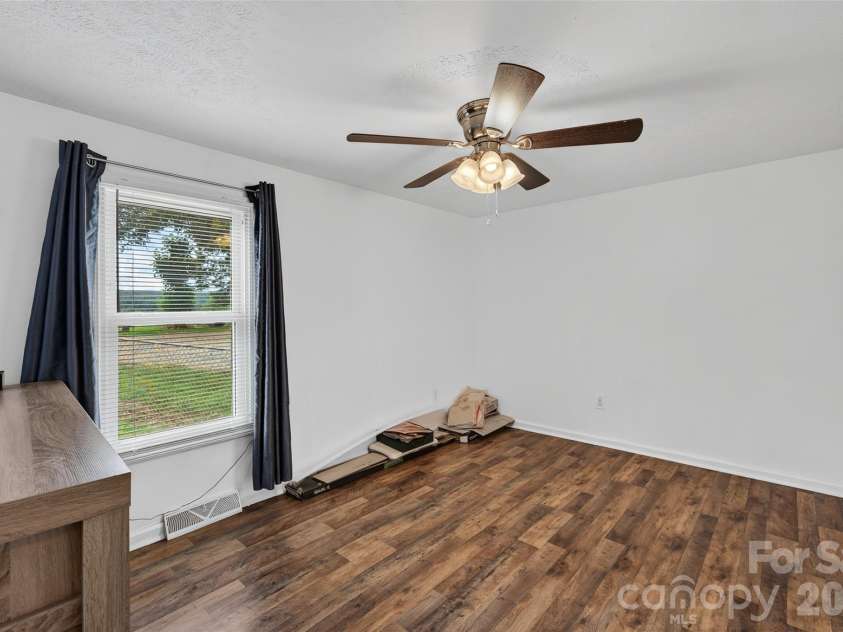 433 Mock Mill Road, Statesville, NC 28677.  MLS# CAR4413979, YatesRealty ID 44829. 