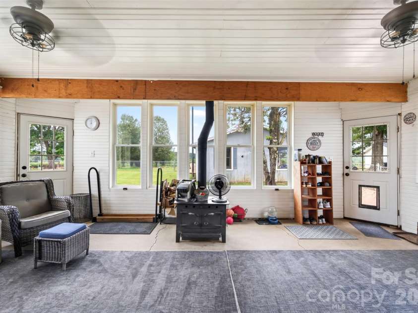 433 Mock Mill Road, Statesville, NC 28677.  MLS# CAR4413979, YatesRealty ID 44829. 
