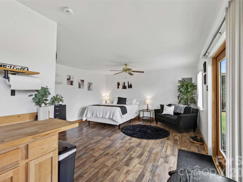 433 Mock Mill Road, Statesville, NC 28677.  MLS# CAR4413979, YatesRealty ID 44829. 